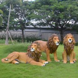 Скульптура льва из стеклопластика ручной работы (арт. 26-1090547)